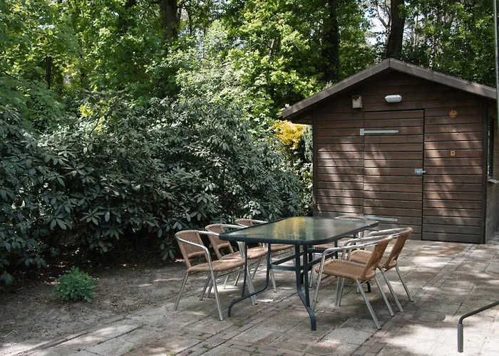 Cozy Forest Cabin, Fenced Garden, Peace & Privacy