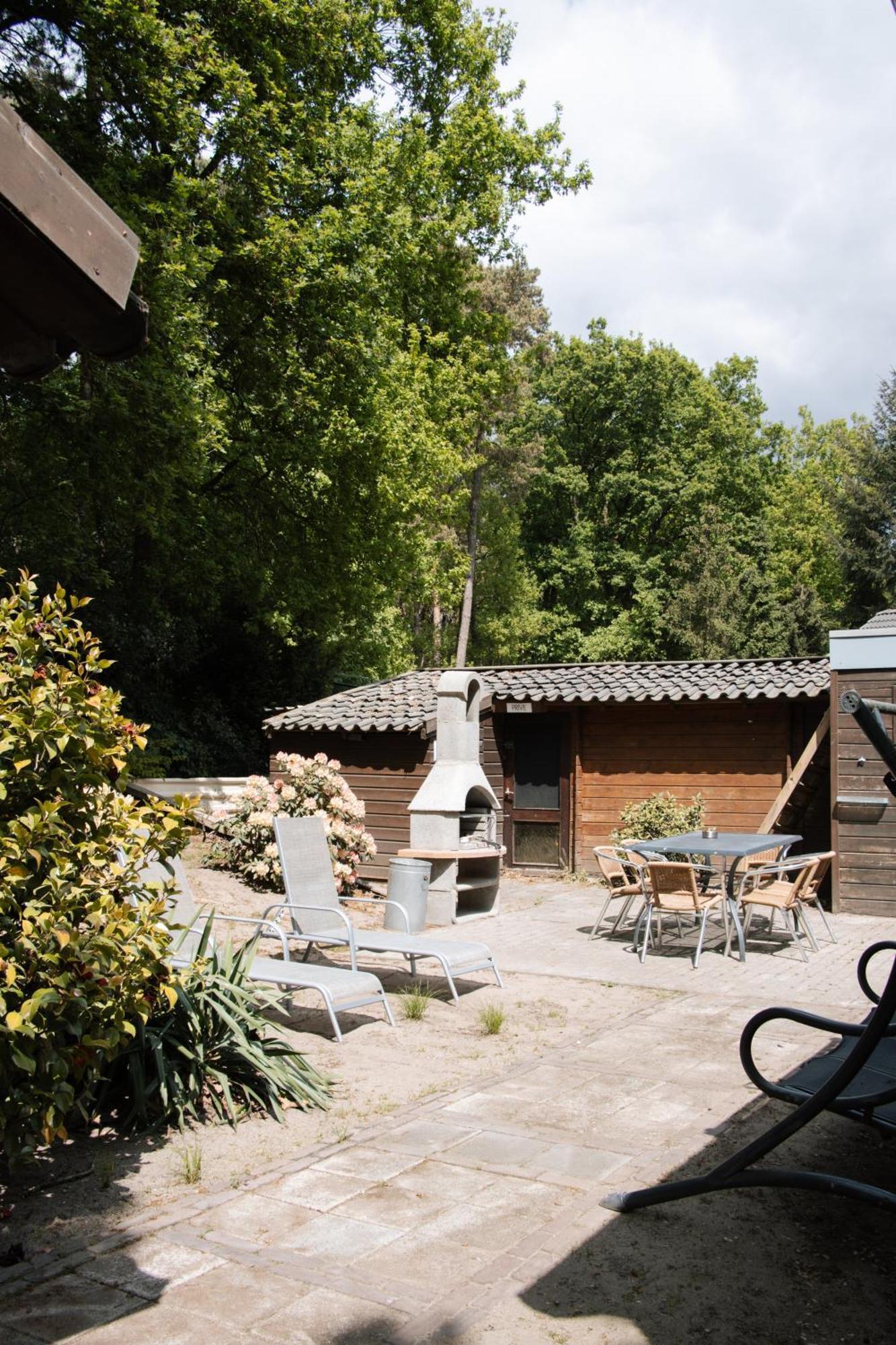 Apartment Cozy Forest Cabin, Fenced Garden, Peace & Privacy