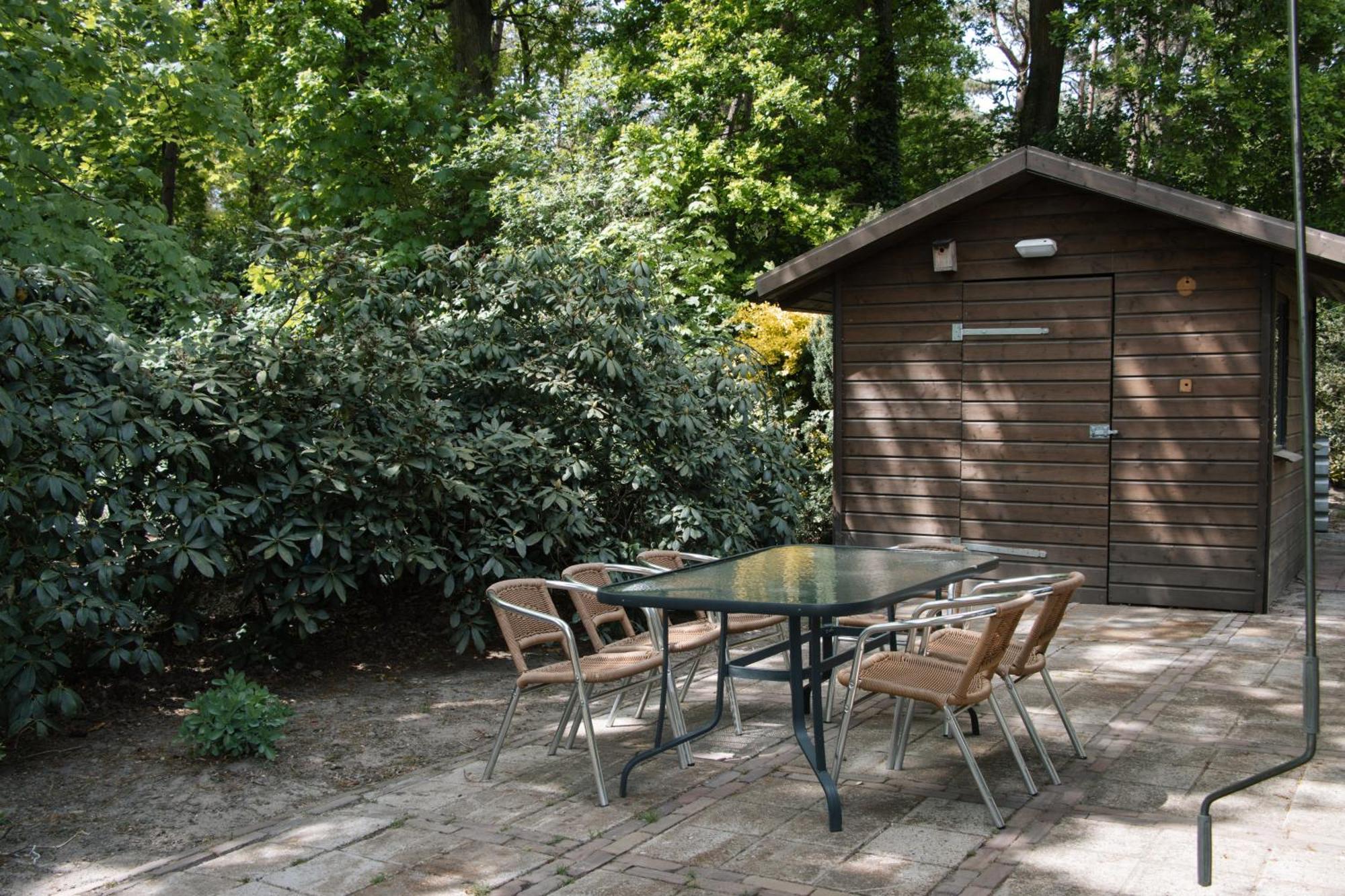 Cozy Forest Cabin, Fenced Garden, Peace & Privacy *